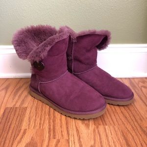 SOLD- Purple Button UGG Boots//Size:8